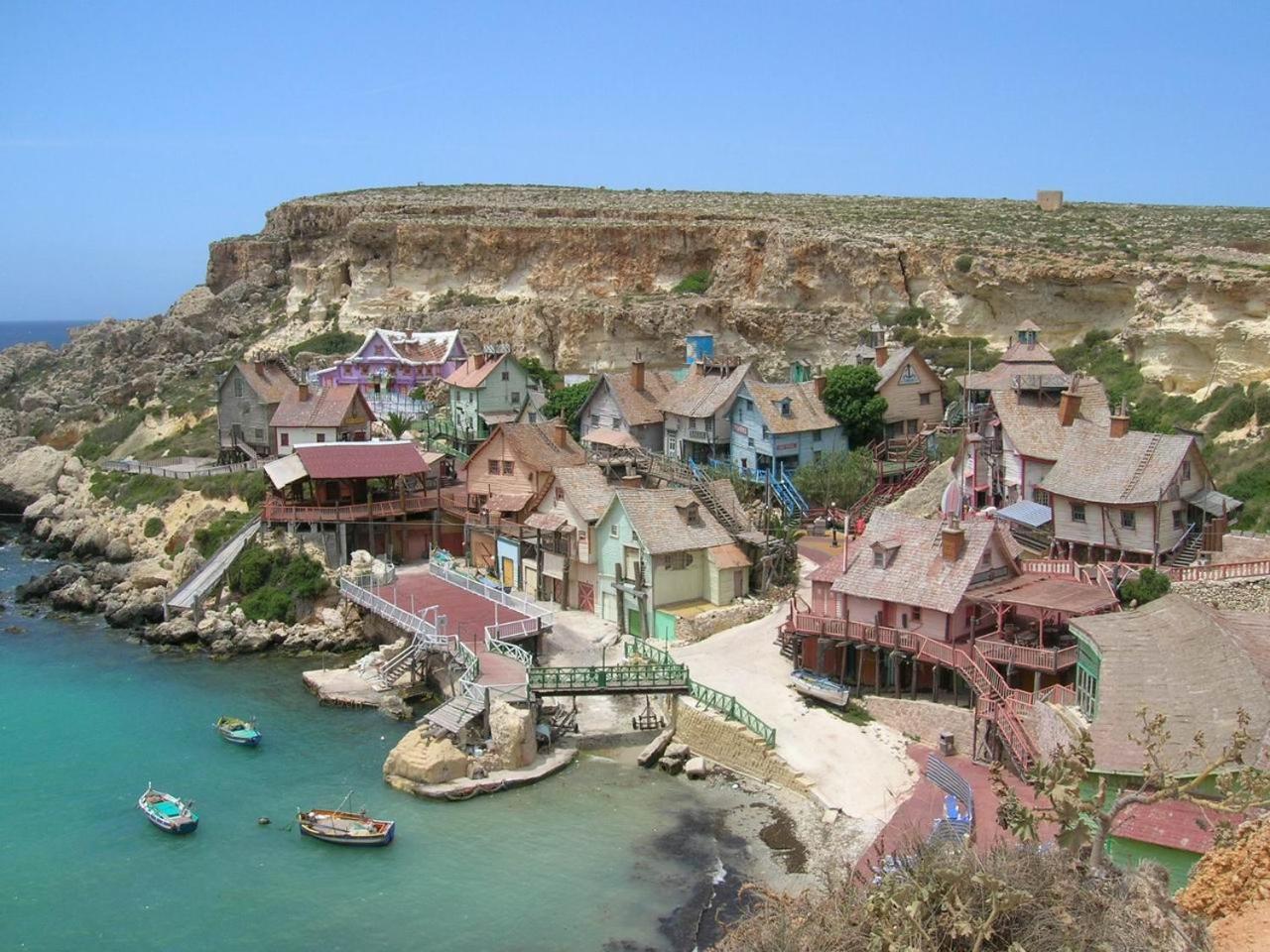 Seafront Apartment With Pool St. Paul's Bay Exterior photo