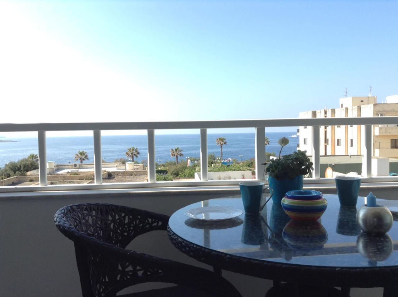 Seafront Apartment With Pool St. Paul's Bay Exterior photo
