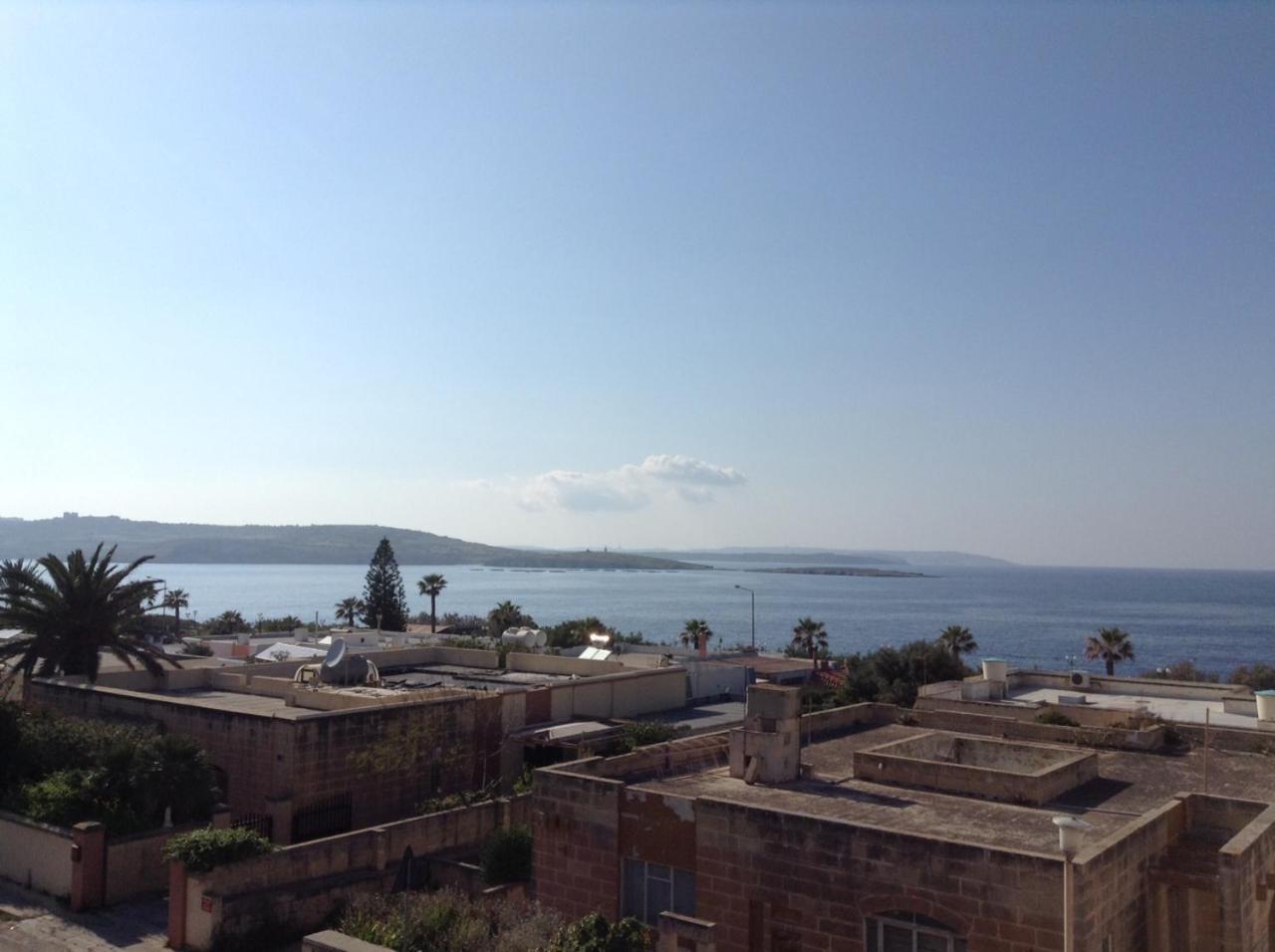 Seafront Apartment With Pool St. Paul's Bay Exterior photo